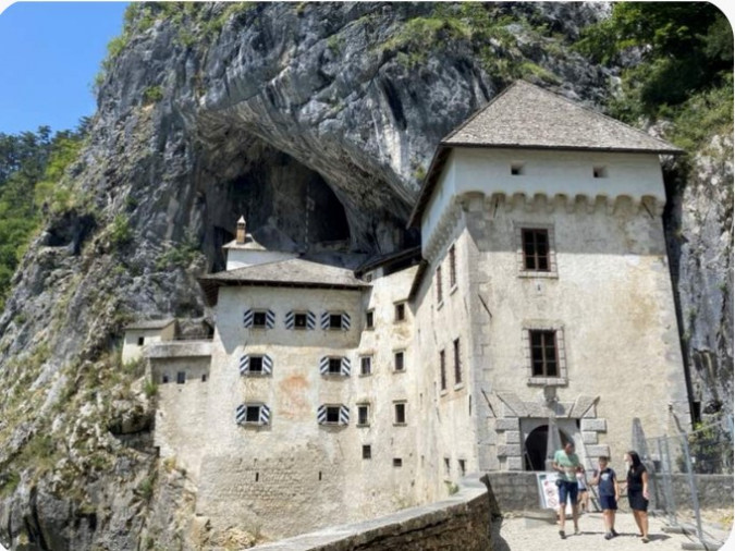 PREDJAMA CASTLE, Villa Adriatic Alps, Postojna Prestranek, Slovenia